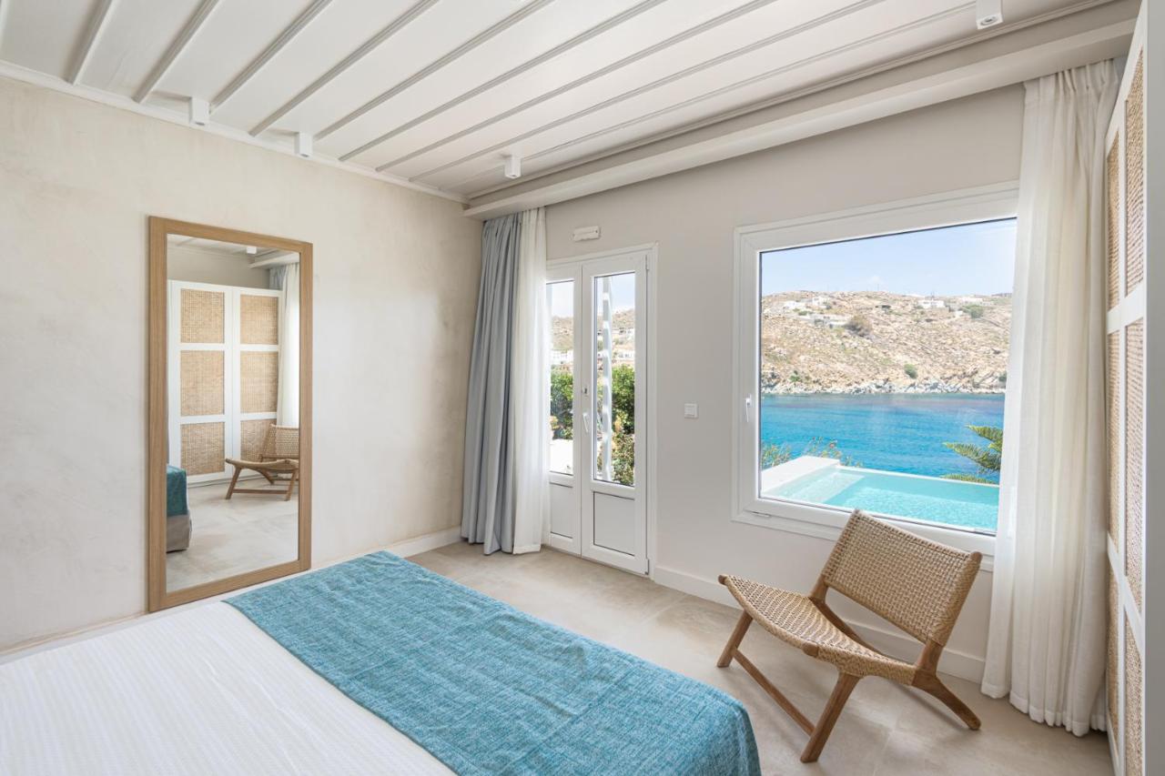 Guest house Etesians & Super Paradise Beach (Mykonos)