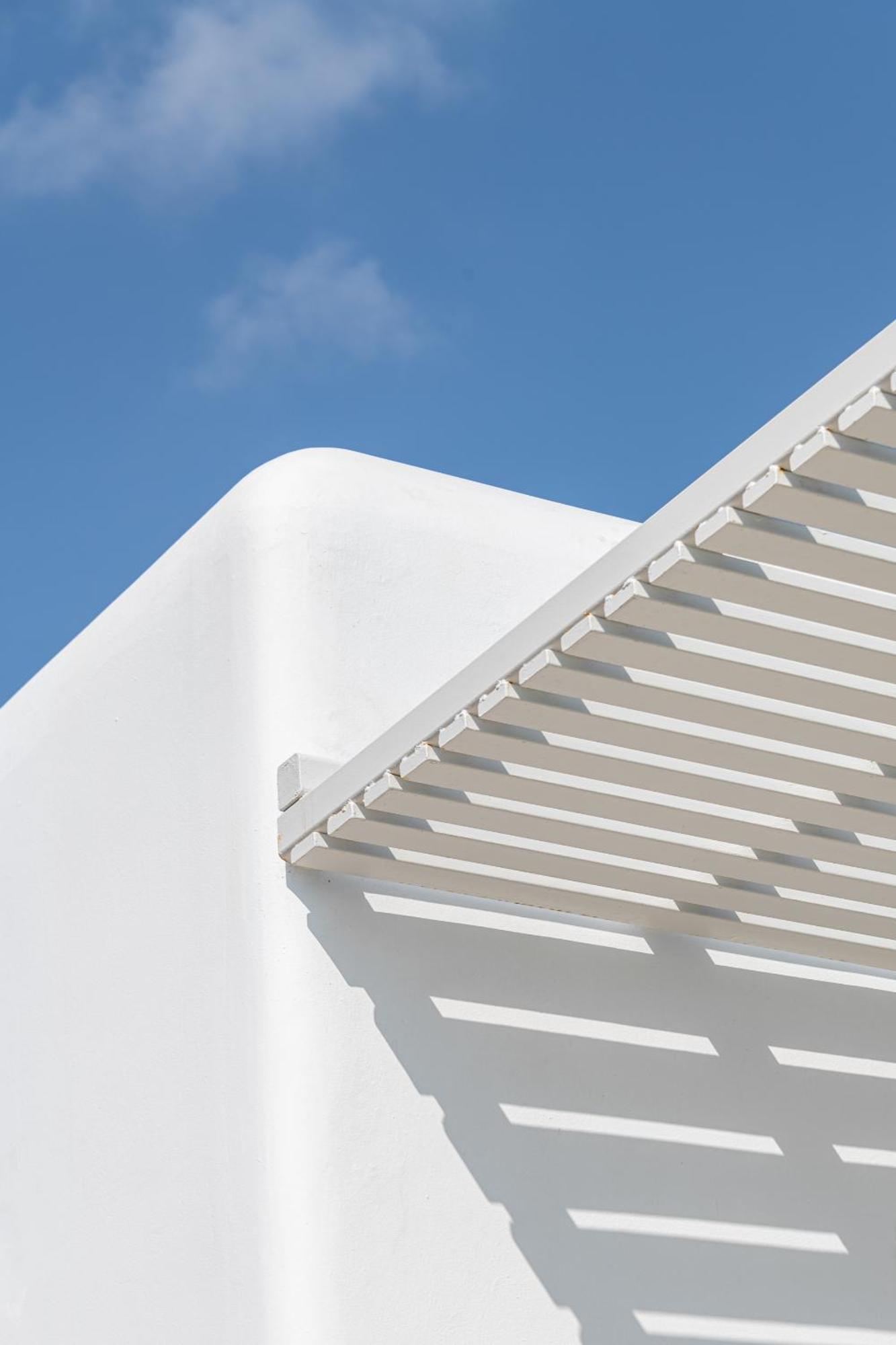 Etesians & Guest house Super Paradise Beach (Mykonos)