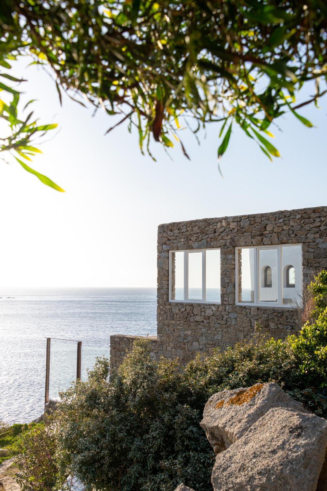 Etesians & Guest house Super Paradise Beach (Mykonos)