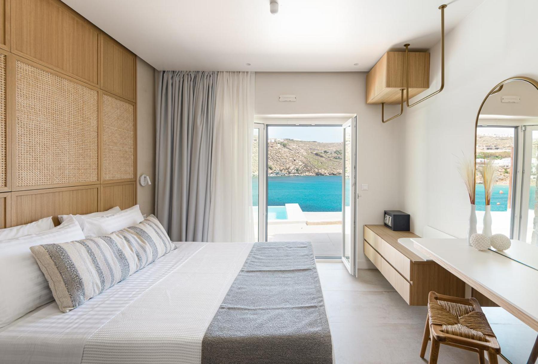 Etesians & Guest house Super Paradise Beach (Mykonos)