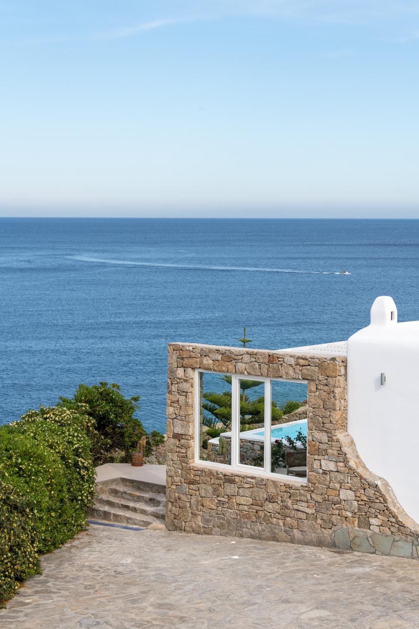 Etesians & Guest house