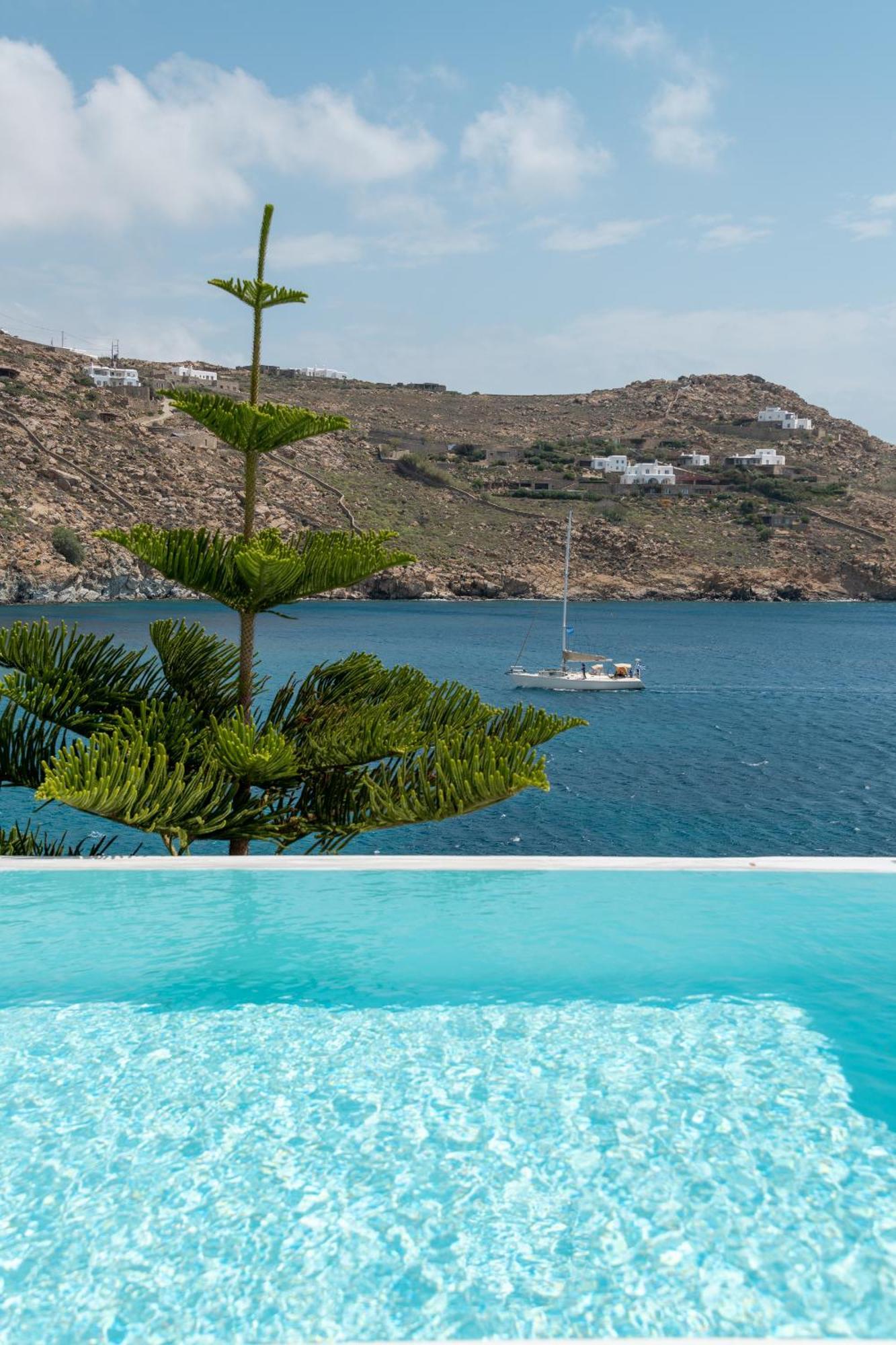Etesians & Guest house Super Paradise Beach (Mykonos)