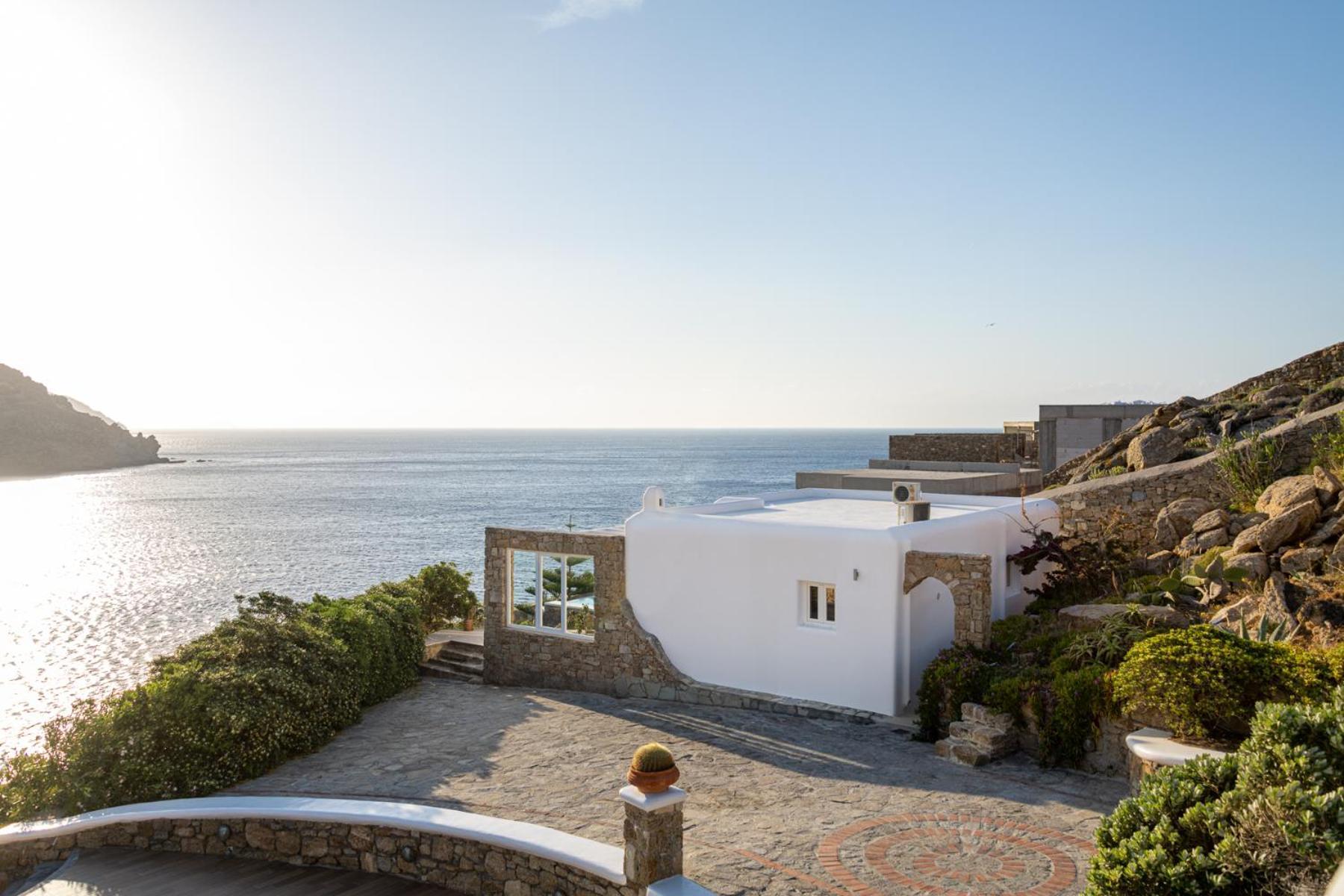 Etesians Luxury 3*
