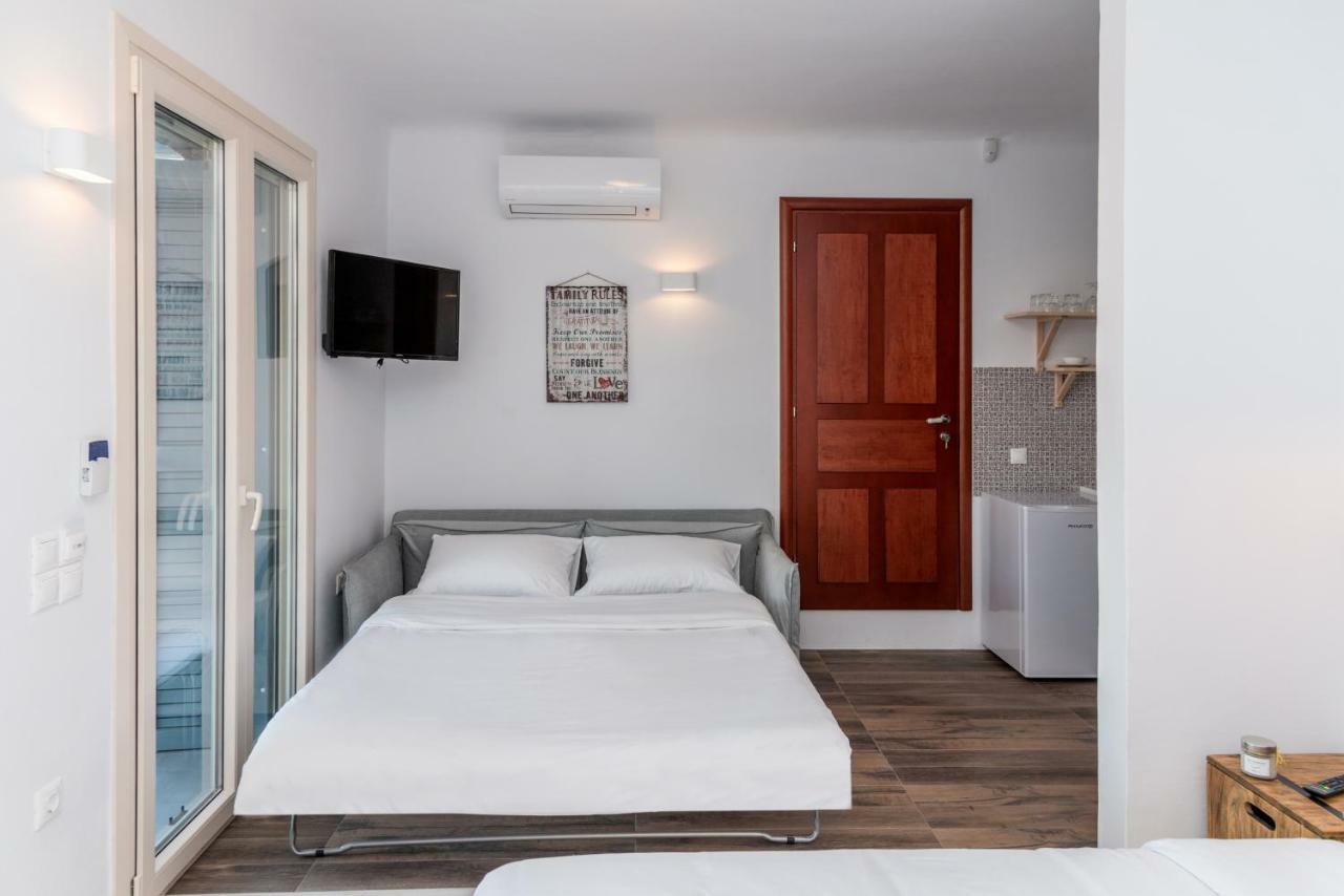 Etesians & Guest house Super Paradise Beach (Mykonos)