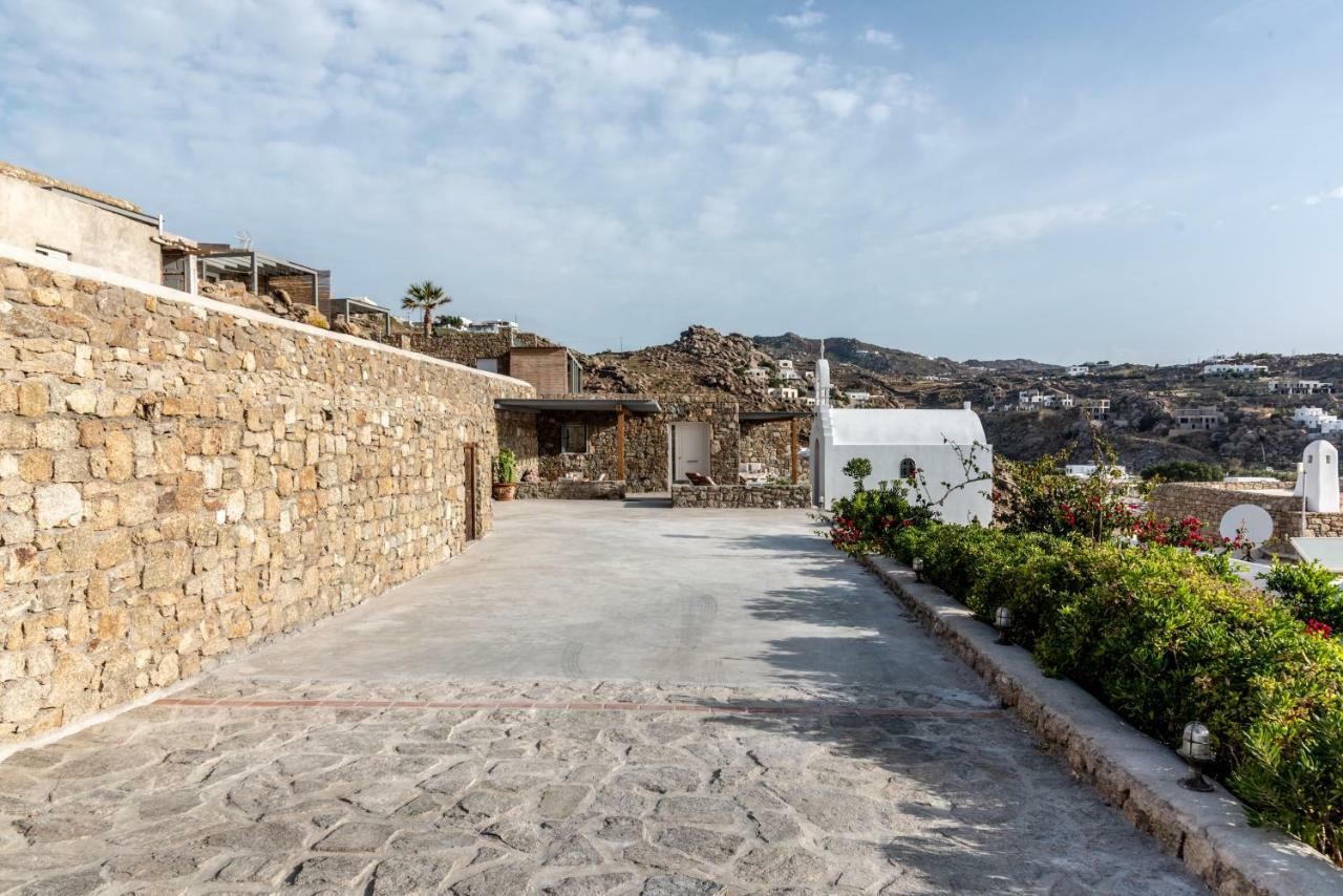 Guest house Etesians & Super Paradise Beach (Mykonos)