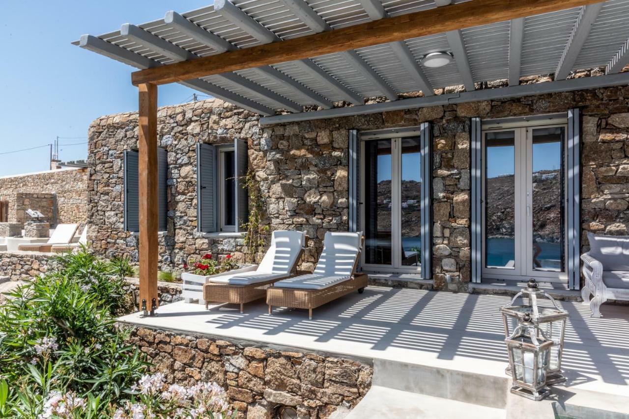 Guest house Etesians & Super Paradise Beach (Mykonos)